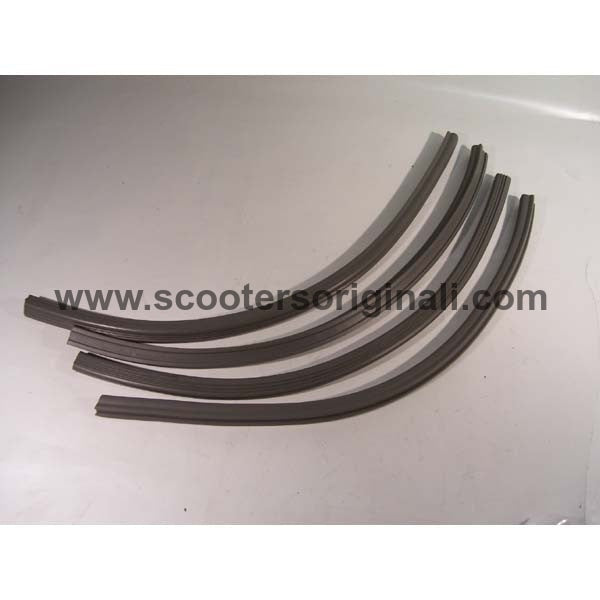 Lambretta: Rubber for Floor Channels - Series 3 - Grey - Set / 4
