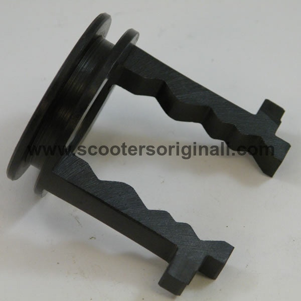 Vespa: Cruciform - 3 Speed 2 Prong