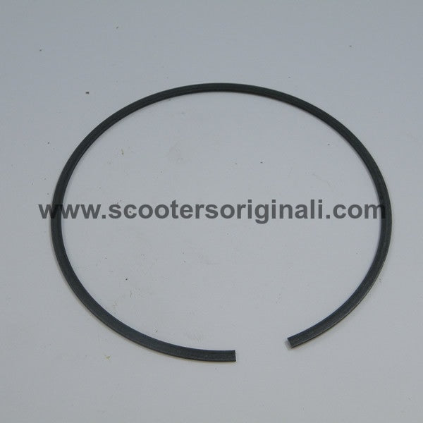 Vespa: Clutch Bell Circlip - P200