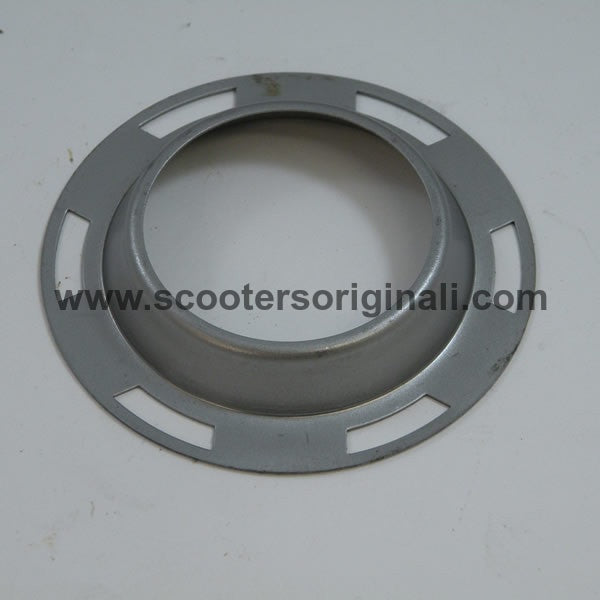 Vespa: Clutch - Outer Oil Cup - Small Frame