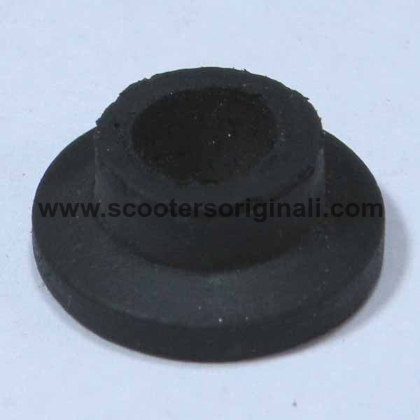 Vespa: Grommet - Idle Screw