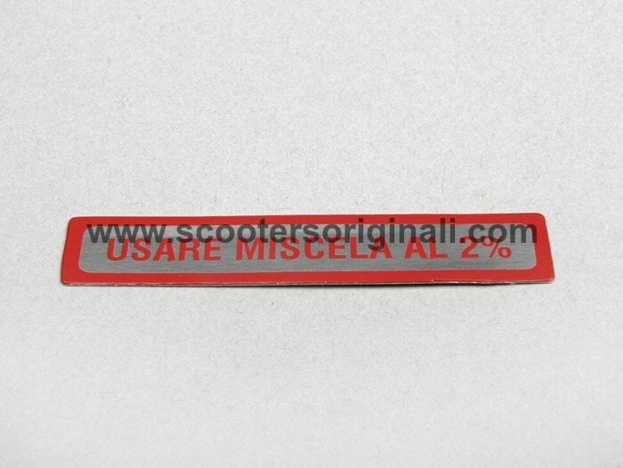 Vespa Sticker - Fuel Tank - Usare Miscela al 2% - Red