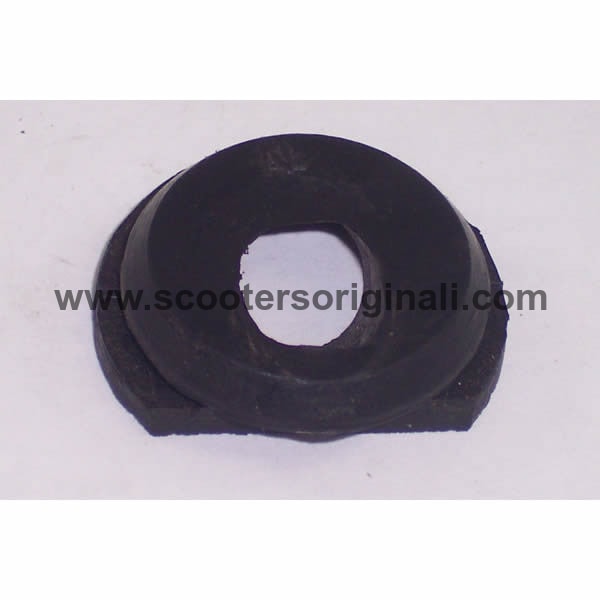 Vespa: Grommet - Gear cables to Engine - Rally / Pe / PX