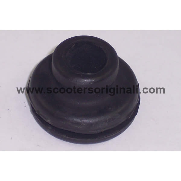 Vespa: Grommet - Rear Brake / Clutch