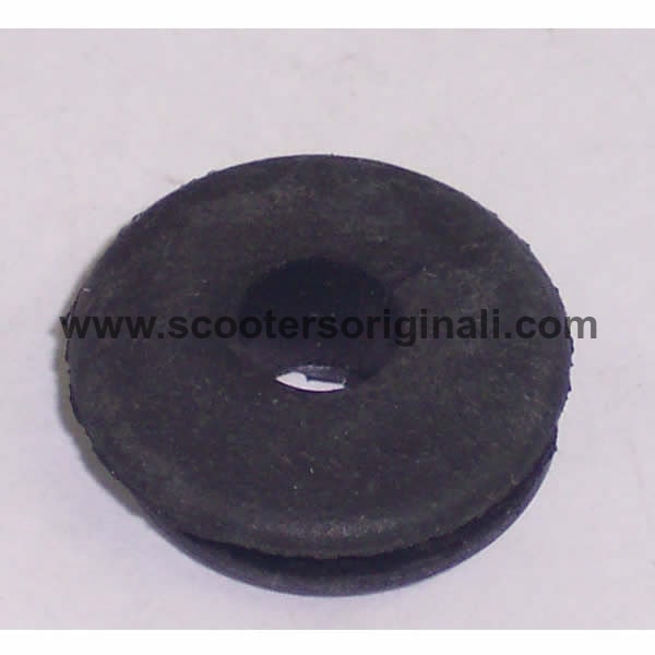 Vespa: Grommet - Fuel Rod through Frame