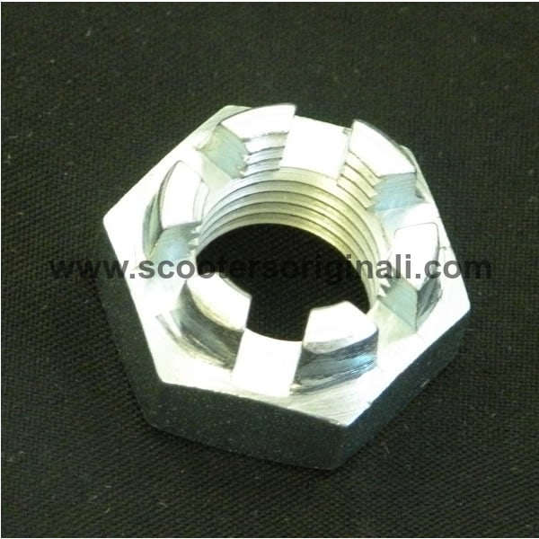 Vespa: Castle Hub Nut - Front and Rear - most Models