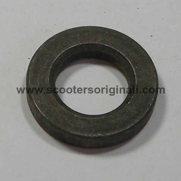 Vespa: Rear Hub Nut Space Washer - Most Models