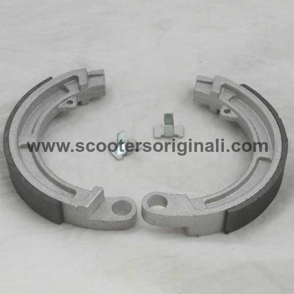 Vespa: Front Brake Shoes - VNB / VBB / VL1-VL3 / Small Frame