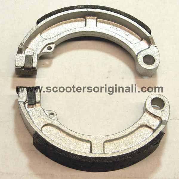 Vespa: Rear Brake Shoes - Early Small Frame