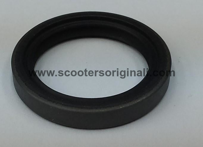 Vespa Oil Seal Front Hub PX / PE
