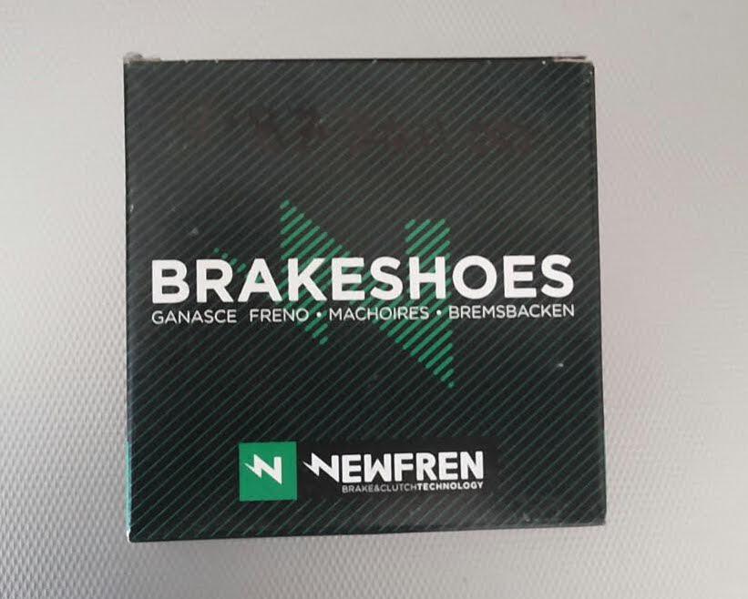 Vespa Brake Shoes- Front 8/9/10" V5A / VNC / VBB - Grooved AntiAQUA - NEWFREN